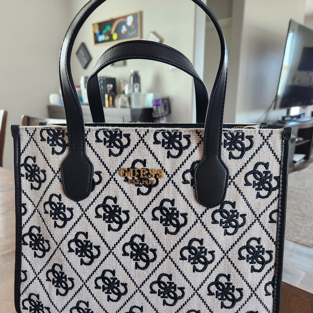 Guess Silvana medium tote